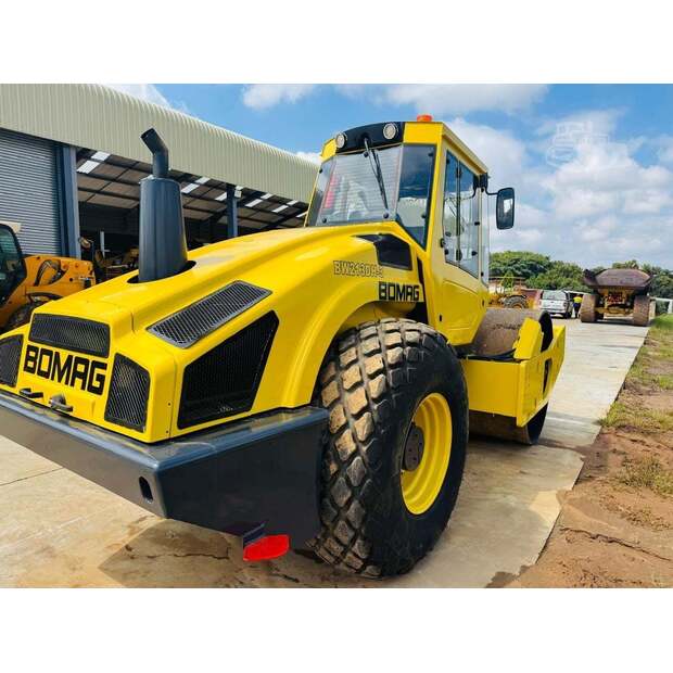 2009 بوماج BW213DH-4 BVC-48101865