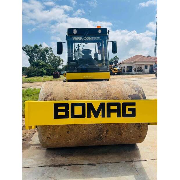 2009 بوماج BW213DH-4 BVC-48101869