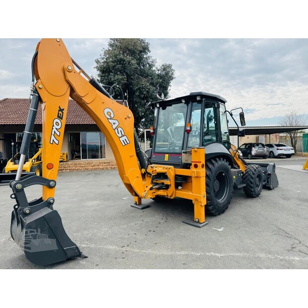 2025 CASE 770EX-48101910