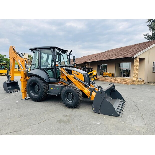 2025 CASE 770EX-48101911