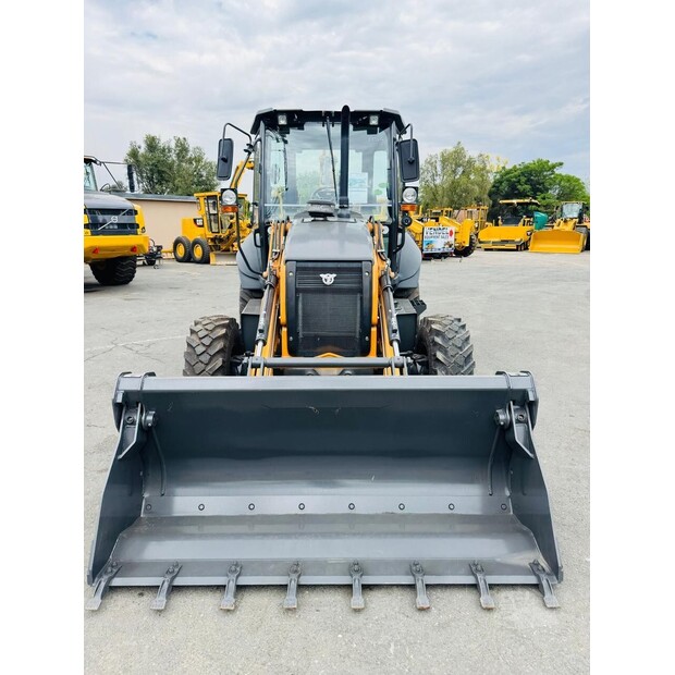 2025 CASE 770EX-48101937