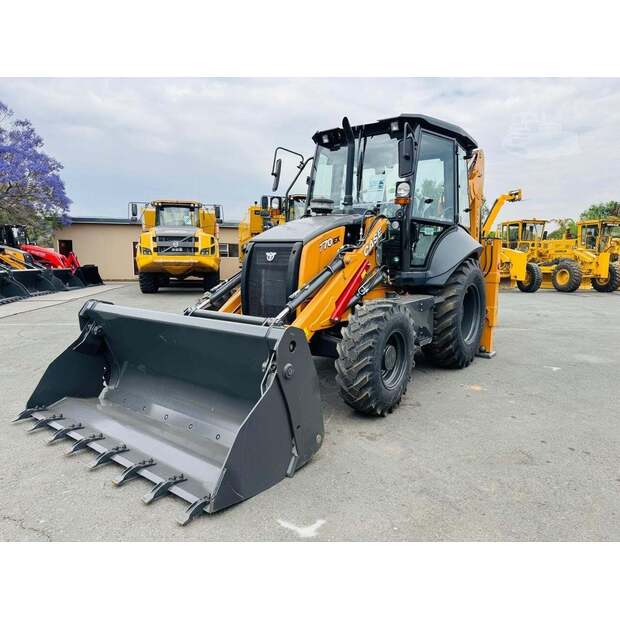 2025 CASE 770EX-48101957