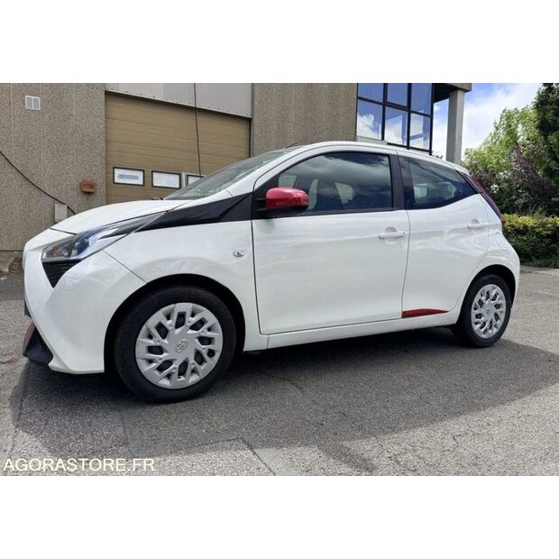 2020 تويوتا AYGO-48103806