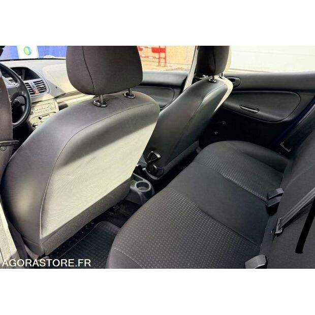2010 Peugeot 206-48103817
