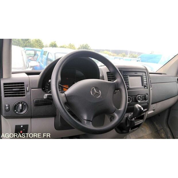 2017 Mercedes-Benz SPRINTER-48103896