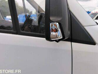 2017-mercedes-benz-sprinter-1467162-48103898