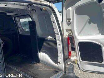 2020-peugeot-partner-1467166-48104081