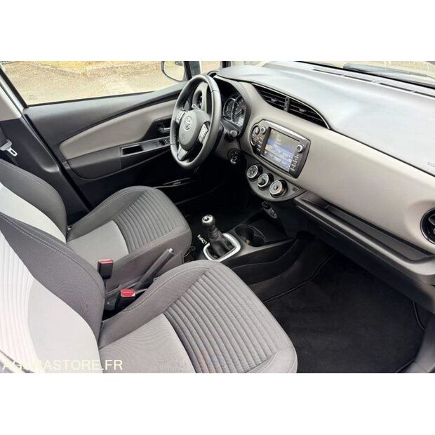 2018 Toyota Yaris-48104183