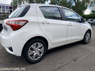 2018-toyota-yaris-48104184
