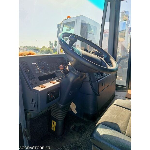 2010 Mercedes-Benz 2633-48104423