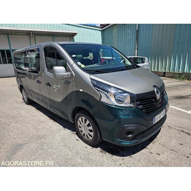 2015 Renault Trafic-48104464