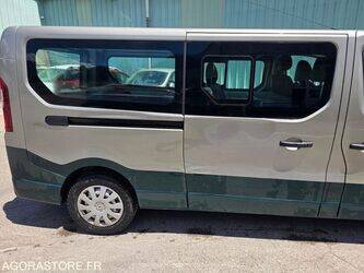 2015-renault-trafic-1466493-48104465