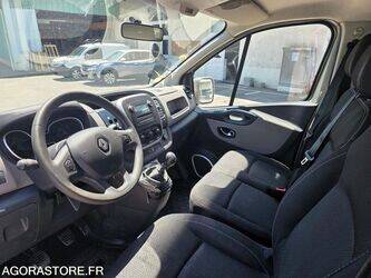 2015-renault-trafic-1466493-48104471