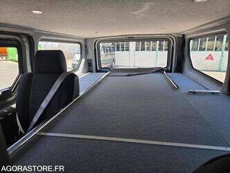 2015-renault-trafic-1466493-48104472