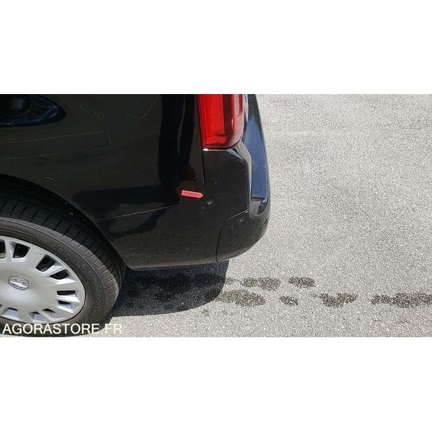 2021 Opel COMBO-48104646