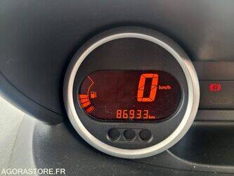 2013-renault-twingo-1466545-48104967