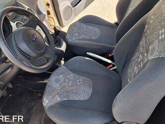 2011-ford-ka-1466550-48105135