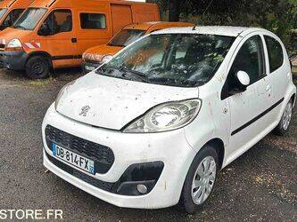2013-peugeot-107-1466592-48105411