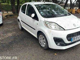 2013-peugeot-107-1466592-48105412