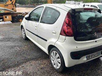 2013-peugeot-107-1466592-48105414