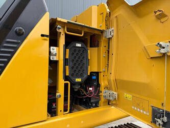 2020-caterpillar-330-1465753-48109356