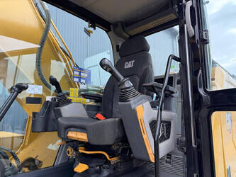 2020-caterpillar-330-1465753-48109364