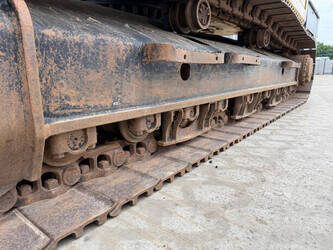2020-caterpillar-330-1465753-48109374