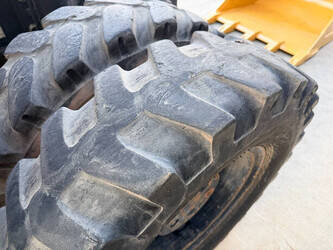 2003-caterpillar-m318c-1466384-48109639