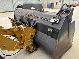 2014-caterpillar-930k-1466394-48109743