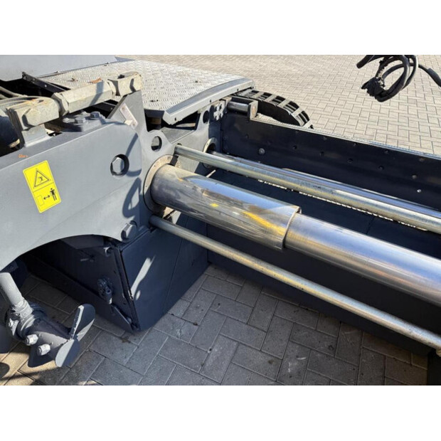2010 BOMAG BF 600P-48111703