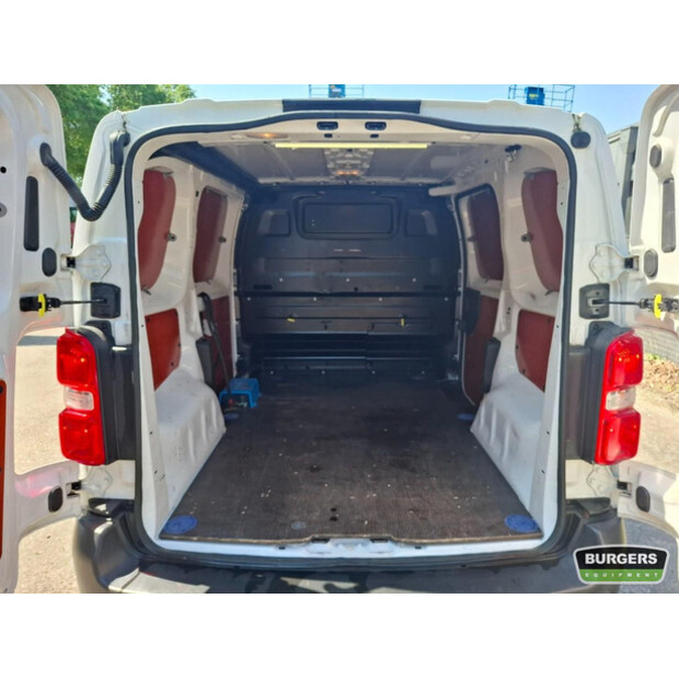 2020 Peugeot Expert-48111746