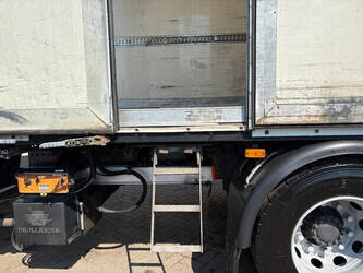 2012-renault-premium-1467226-48111806