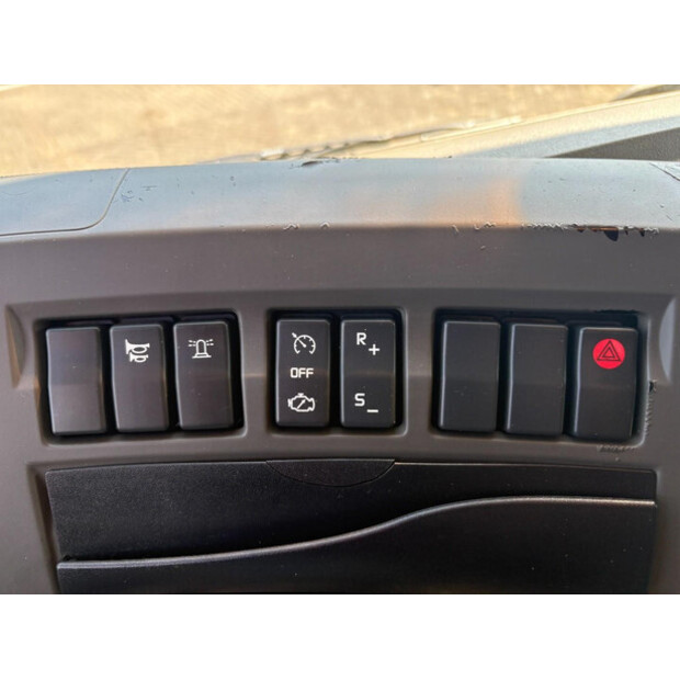 2012 Renault PREMIUM-48111814