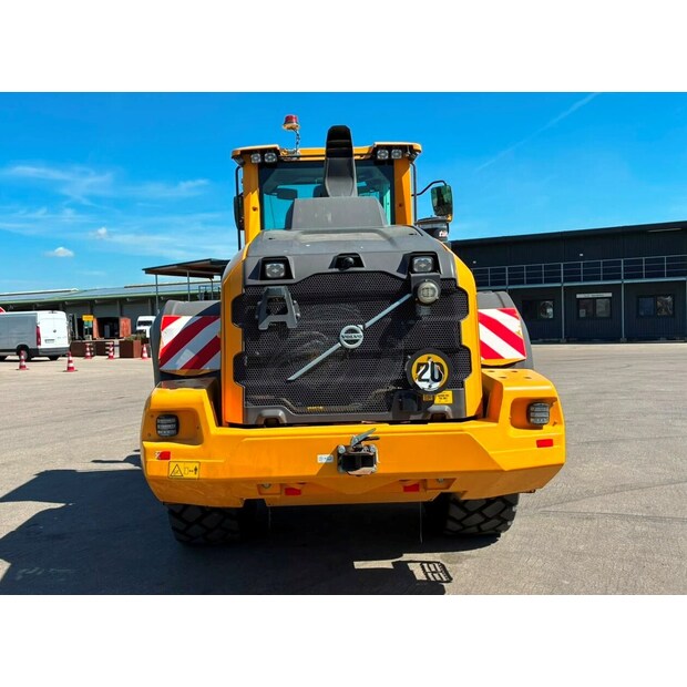 2022 فولفو L110H-48118259