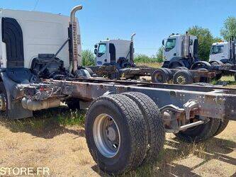 2008-renault-premium-1467281-48122622