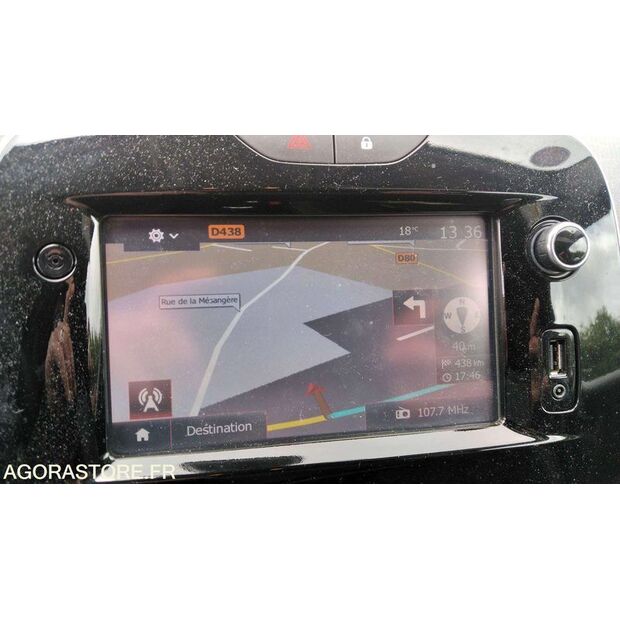 2018 Renault Clio-48123124