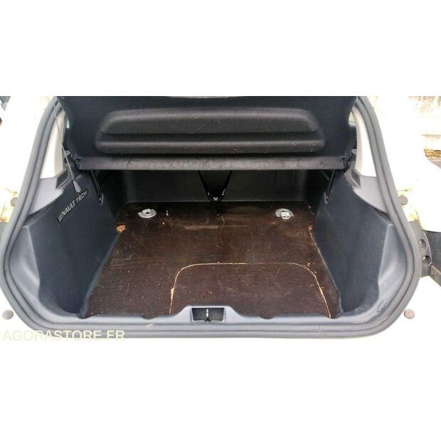 2018 Renault Clio-48123126
