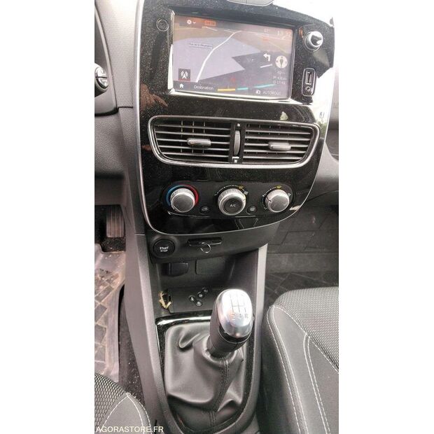 2018 Renault Clio-48123130