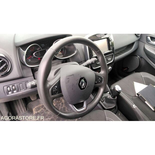 2018 Renault Clio-48123132