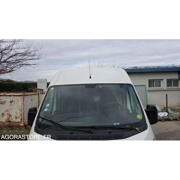 2016 Peugeot BOXER-48123238