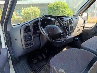 2006-ford-transit-1467310-48123406