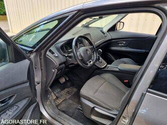 2018-renault-megane-1467314-48123524