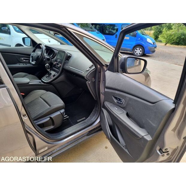 2018 رينو Megane-48123525