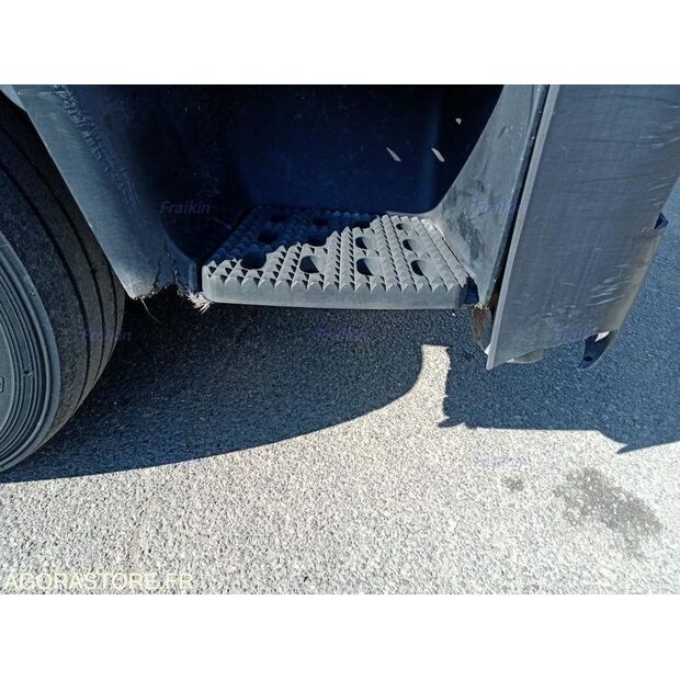 2017 Iveco 120E21-48123622