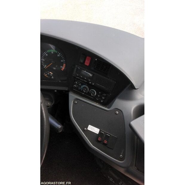 Mercedes-Benz INTOURO-48124042