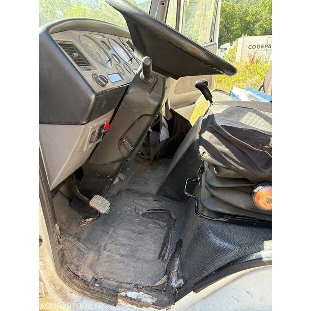 2008 NISSAN Atleon-48124074