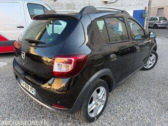 2013-dacia-sandero-1467344-48124359