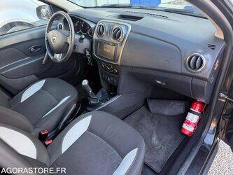 2013-dacia-sandero-1467344-48124360