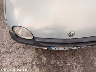 2006-renault-twingo-1466120-48124638