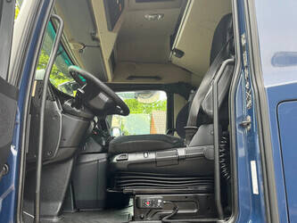 2016-mercedes-benz-actros-1848-ls-1467349-48127262